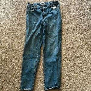 Women’s Abercrombie & Fitch Ultra High Rise 90s Straight  Jean size 31/12R